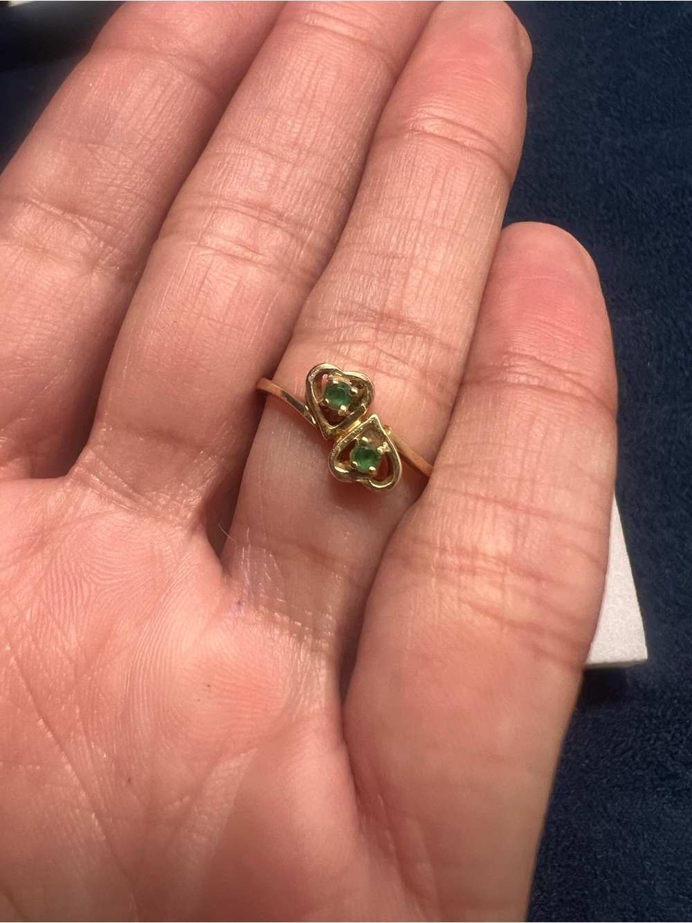 Vintage 14kt Gold Twin Heart Emerald Accent Ring - size 6.5 - Picture 6 of 8